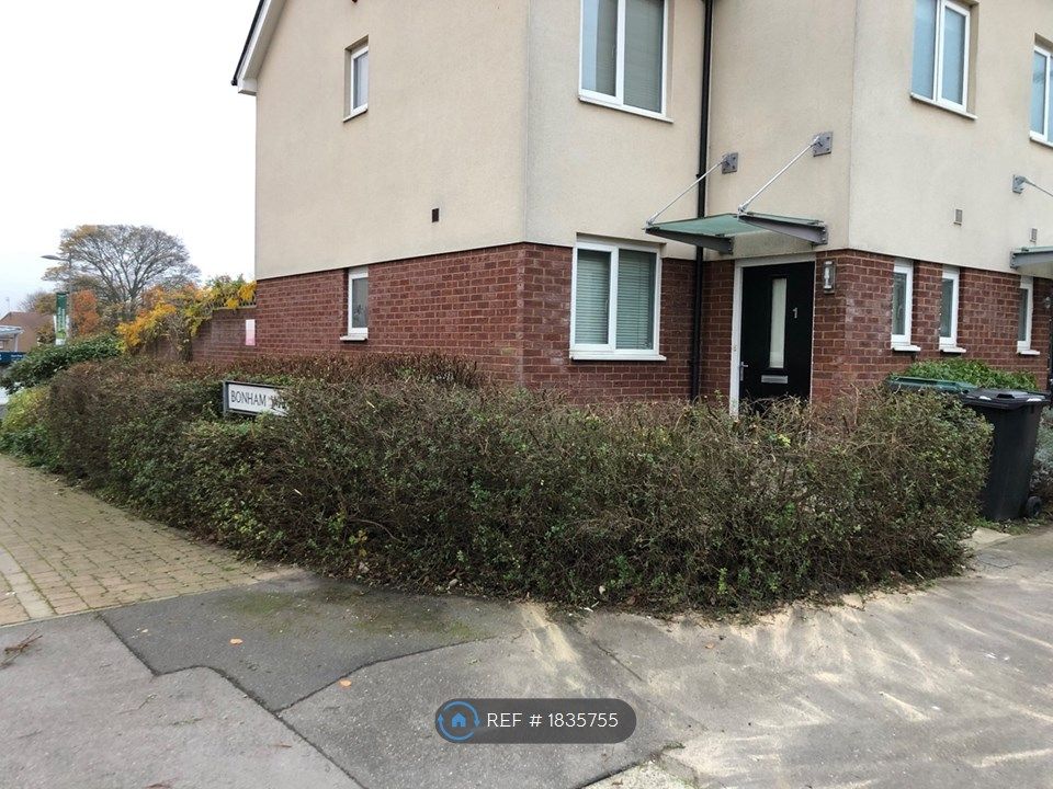 2 bed semidetached house to rent in Bonham Way, Northfleet, Gravesend