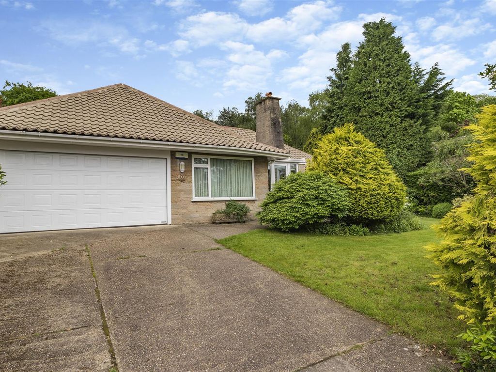 4 bed detached bungalow for sale in Chestnut Drive, Mansfield NG18, £