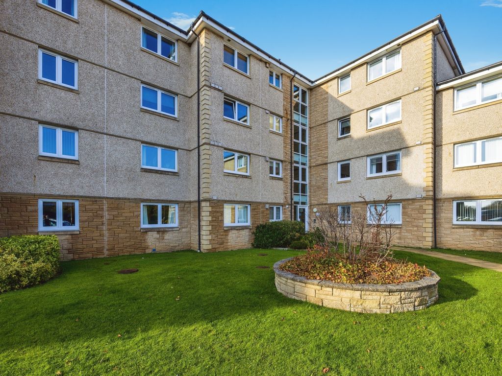 2 bed flat for sale in Newlands Court, Bathgate EH48, £120,000 Zoopla