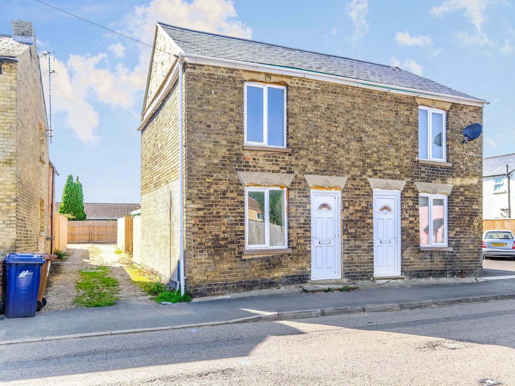 2 bed semidetached house to rent in Station Road, Manea, March PE15
