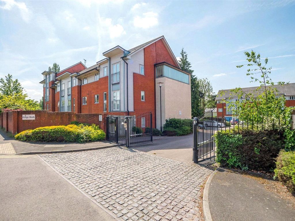 2 bed flat for sale in Kings Walk, Holland Road, Maidstone ME14, £