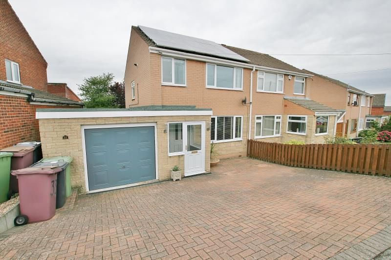 3 bed semidetached house to rent in Shakespeare Crescent, Dronfield
