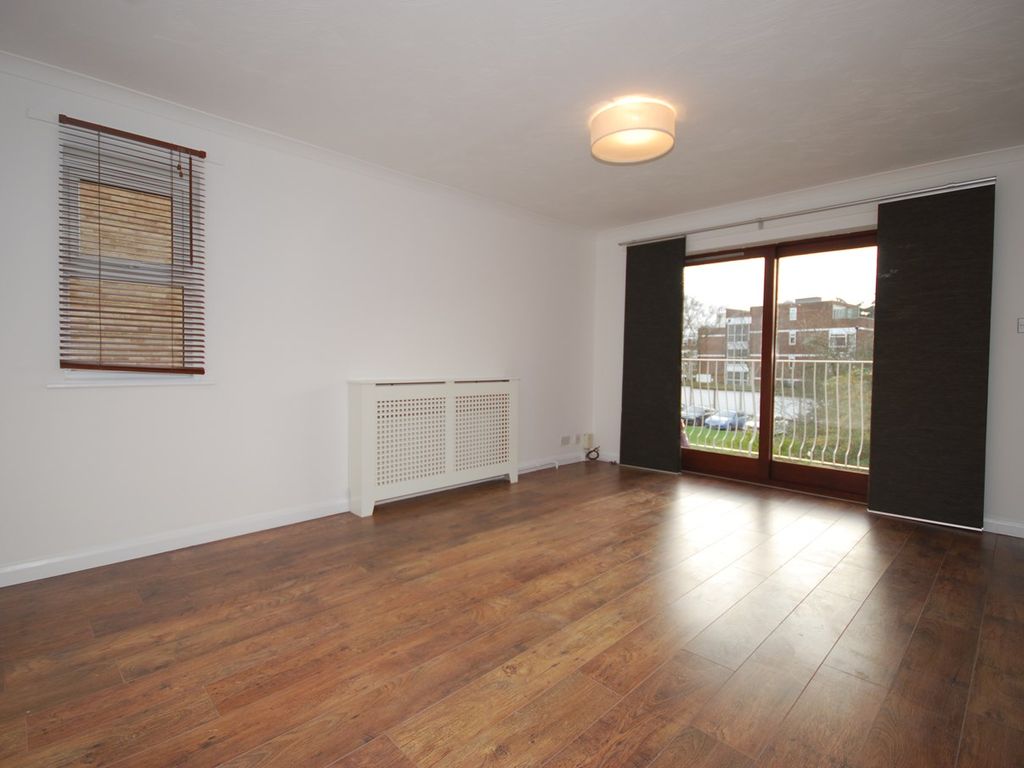 2 bed flat to rent in Daniel Court, 17 Brackley Road, Beckenham BR3