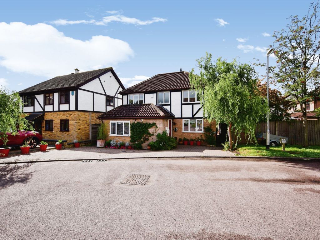 4 bed detached house for sale in Granary Close, Maidstone ME14, £