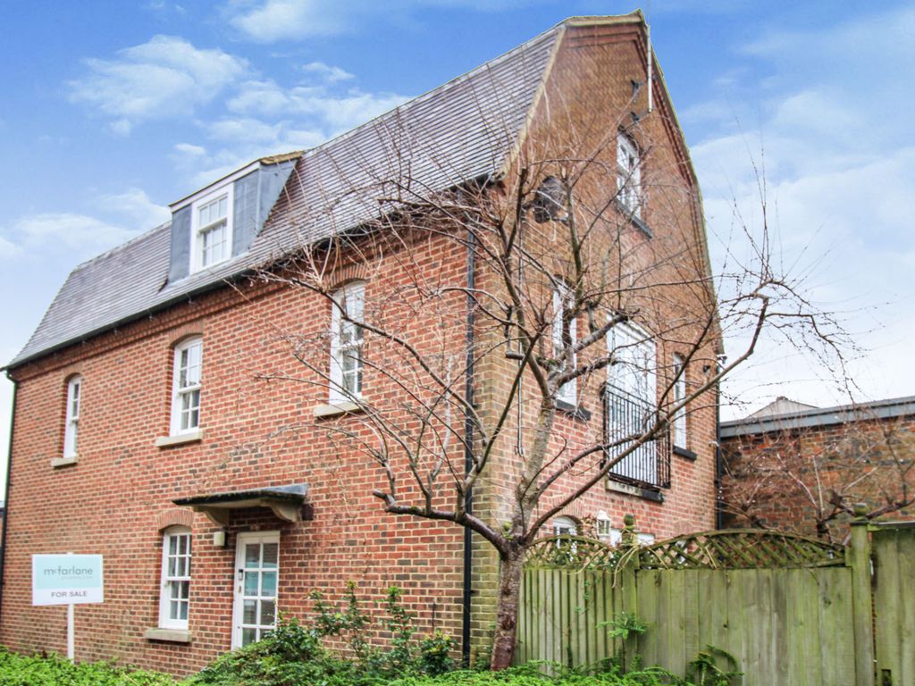 2 bed flat for sale in London Road, Marlborough SN8 Zoopla