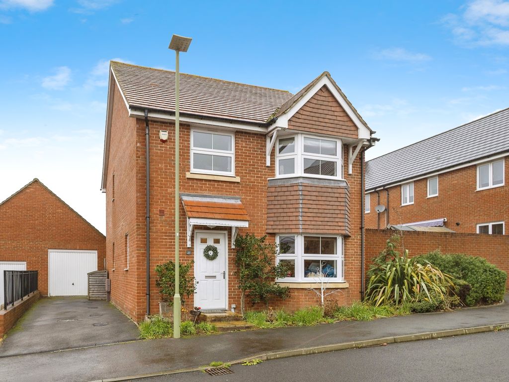 4 bed detached house for sale in Brushwood Grove, Emsworth, Hampshire