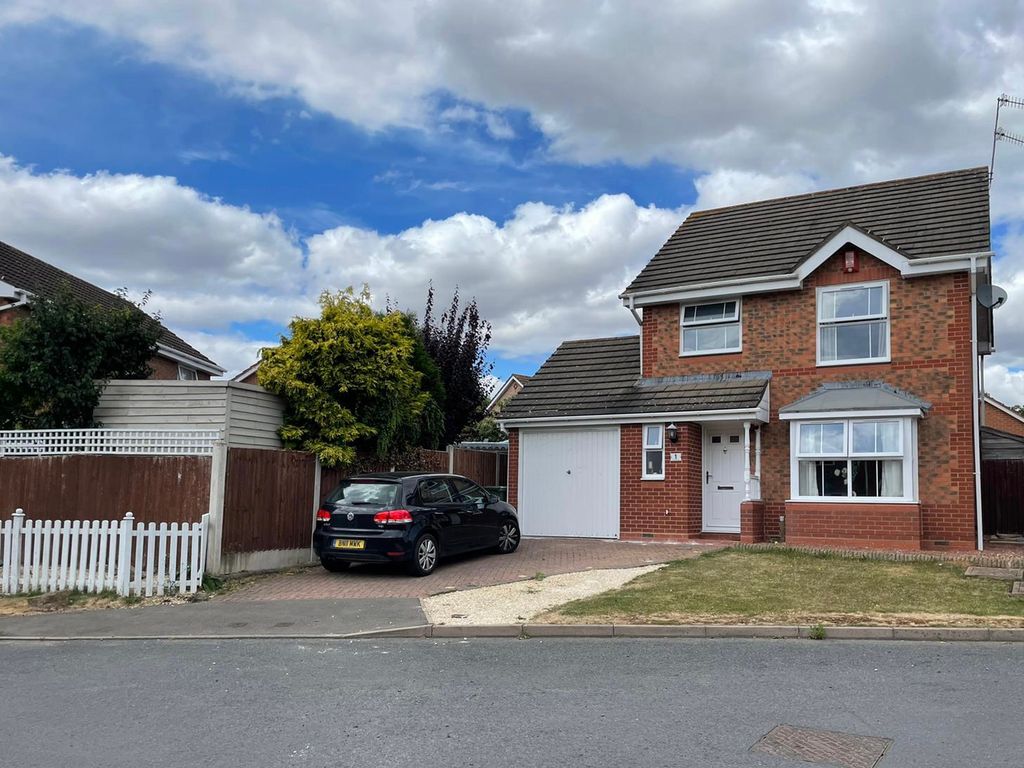 3 bed detached house for sale in Dunster Close, Berkeley Beverborne
