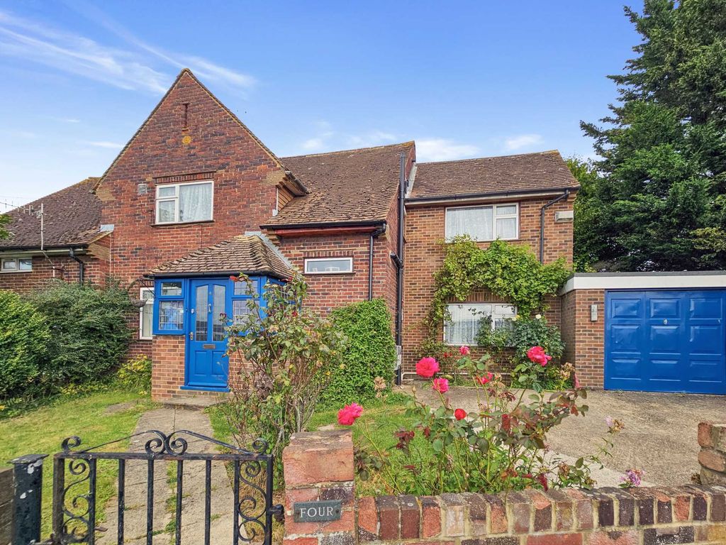 3 bed semidetached house for sale in Strangers Lane, Canterbury CT1, £