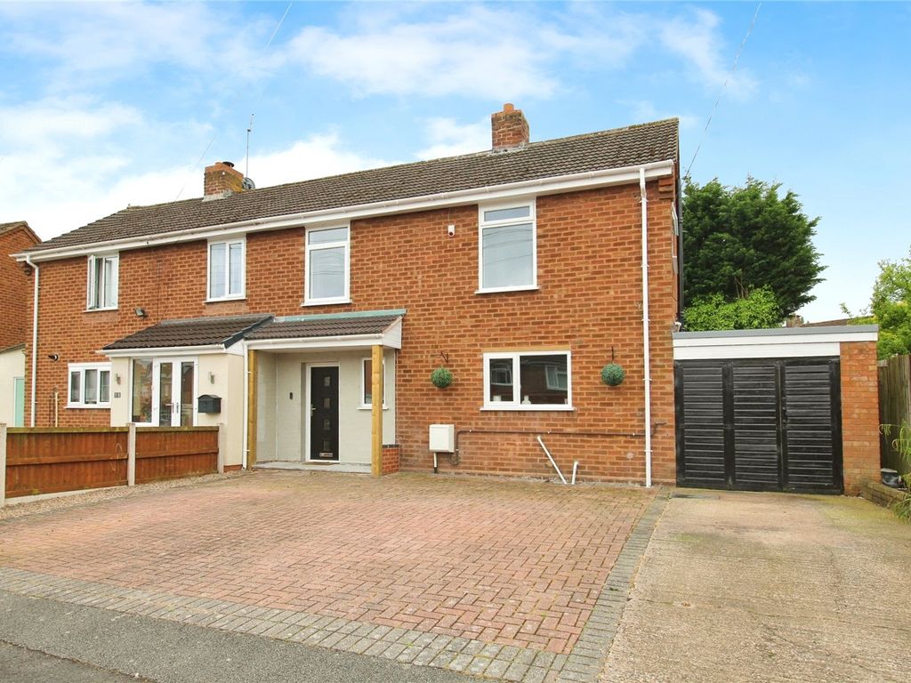 3 bed semidetached house for sale in Edwin Crescent, Bromsgrove