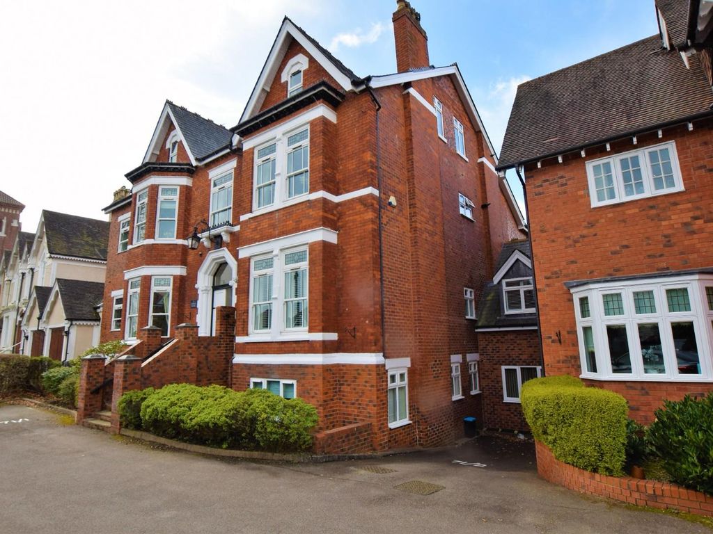 3 bed flat to rent in Lichfield Road, Four Oaks, Sutton Coldfield B74
