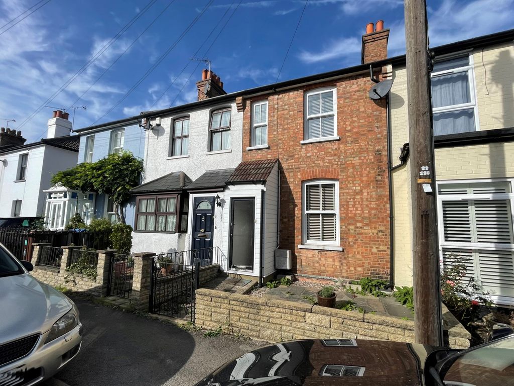 2 bed terraced house for sale in Coopers Road, Potters Bar EN6, £