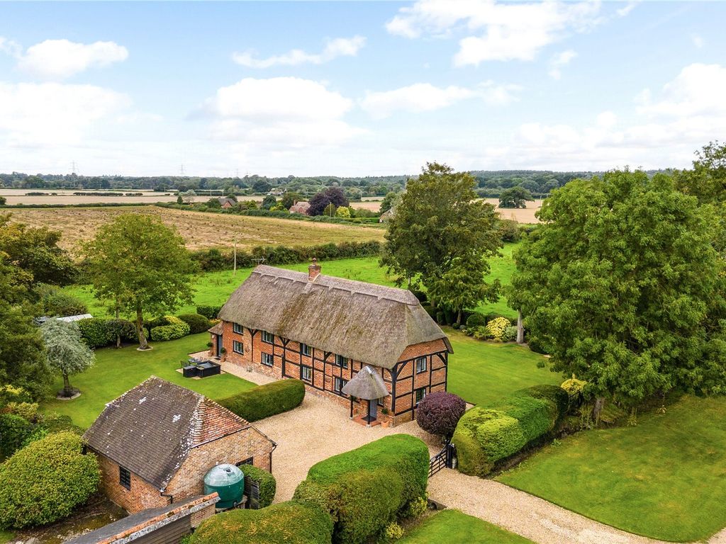 4 bed detached house for sale in The Marsh, Breamore, Fordingbridge