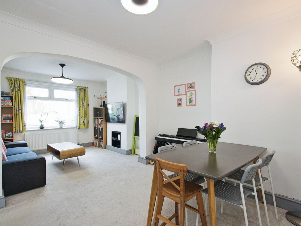 3 bed terraced house for sale in Barnehurst Close, Erith DA8 Zoopla