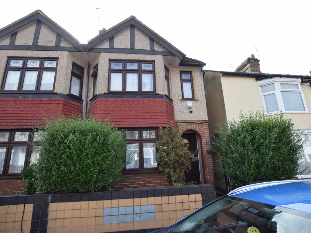 3 bed semidetached house for sale in Holywell Road, Watford WD18 Zoopla