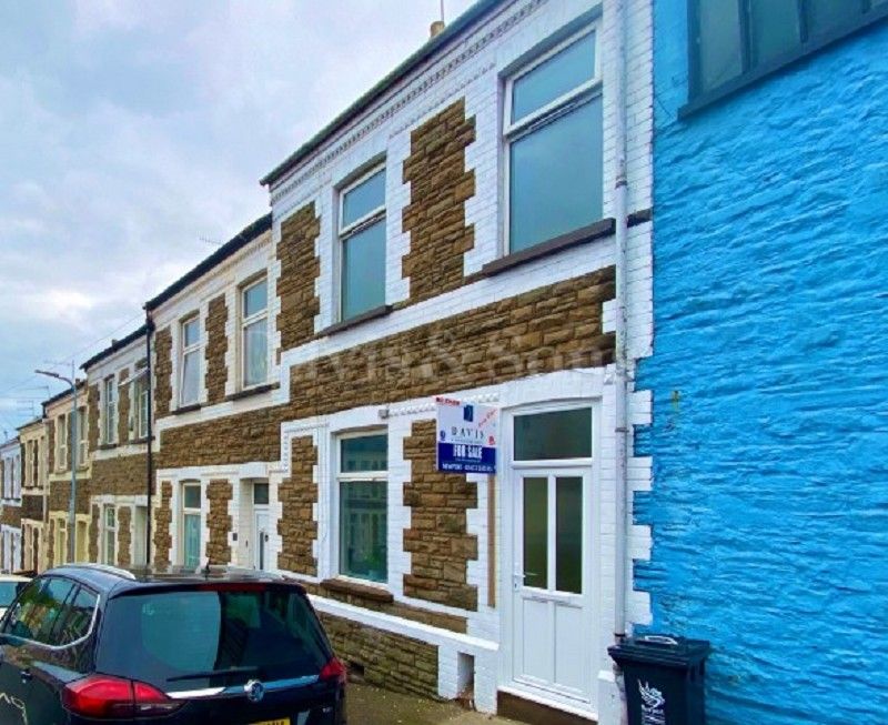 2 bed end terrace house to rent in Locke Street, Newport NP20, £830 pcm