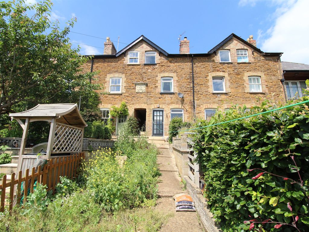4 bed property for sale in Pleasant Terrace, Uppingham, Oakham LE15
