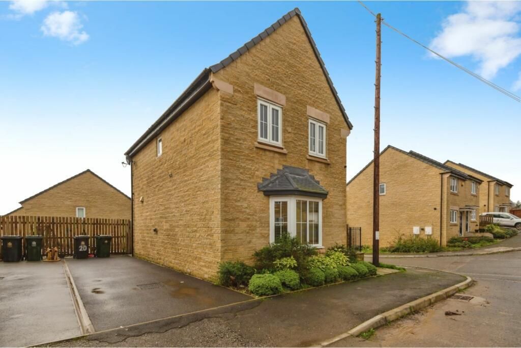 3 bed detached house for sale in Meadowlands, Allerton, Bradford BD15