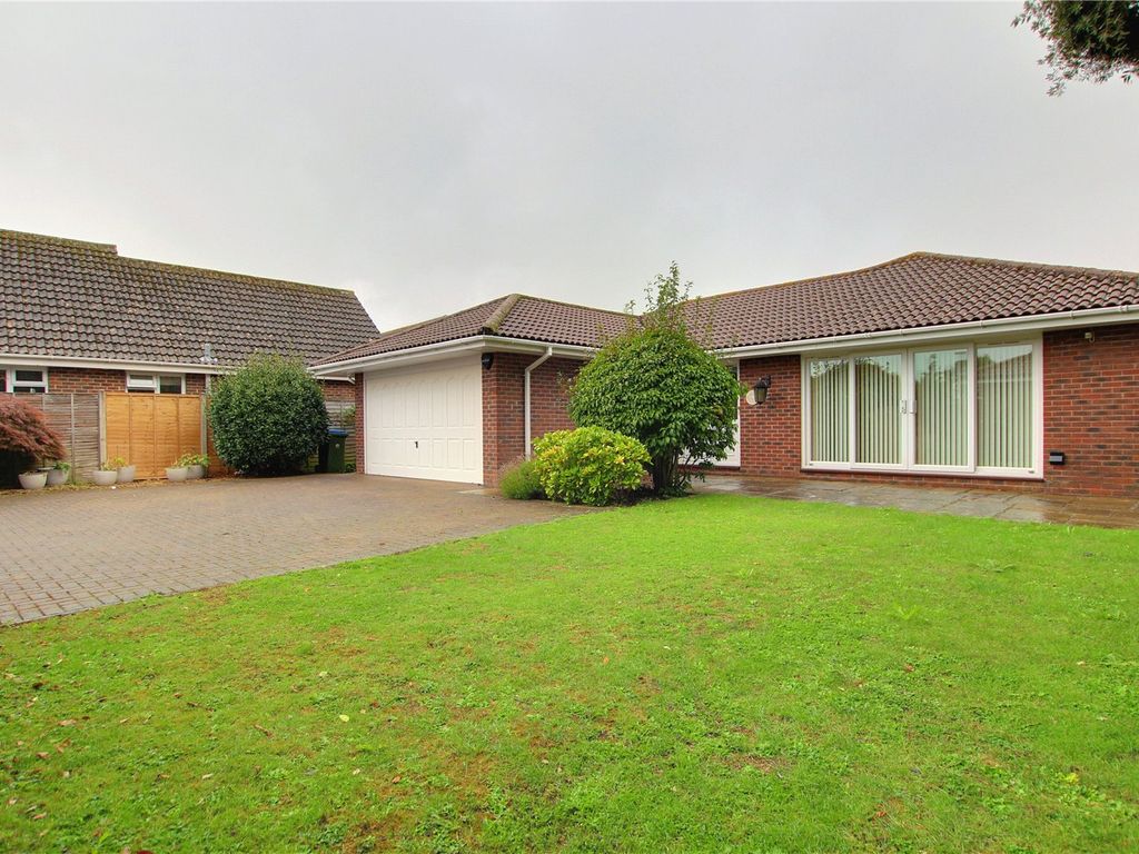 3 bed bungalow for sale in Cedar Close, Ferring, Worthing, West Sussex