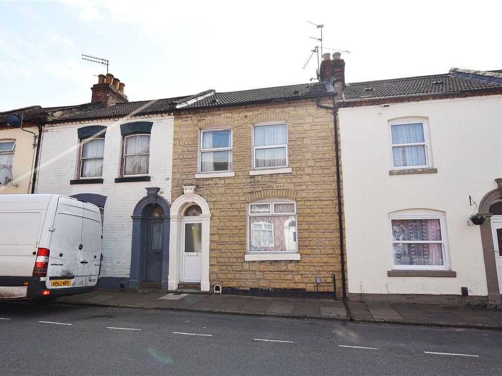 3 bed terraced house for sale in Military Road, The Mounts, Northampton