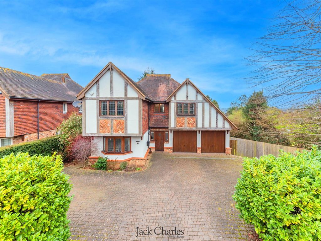 5 bed detached house for sale in Forest Road, Tunbridge Wells TN2, £
