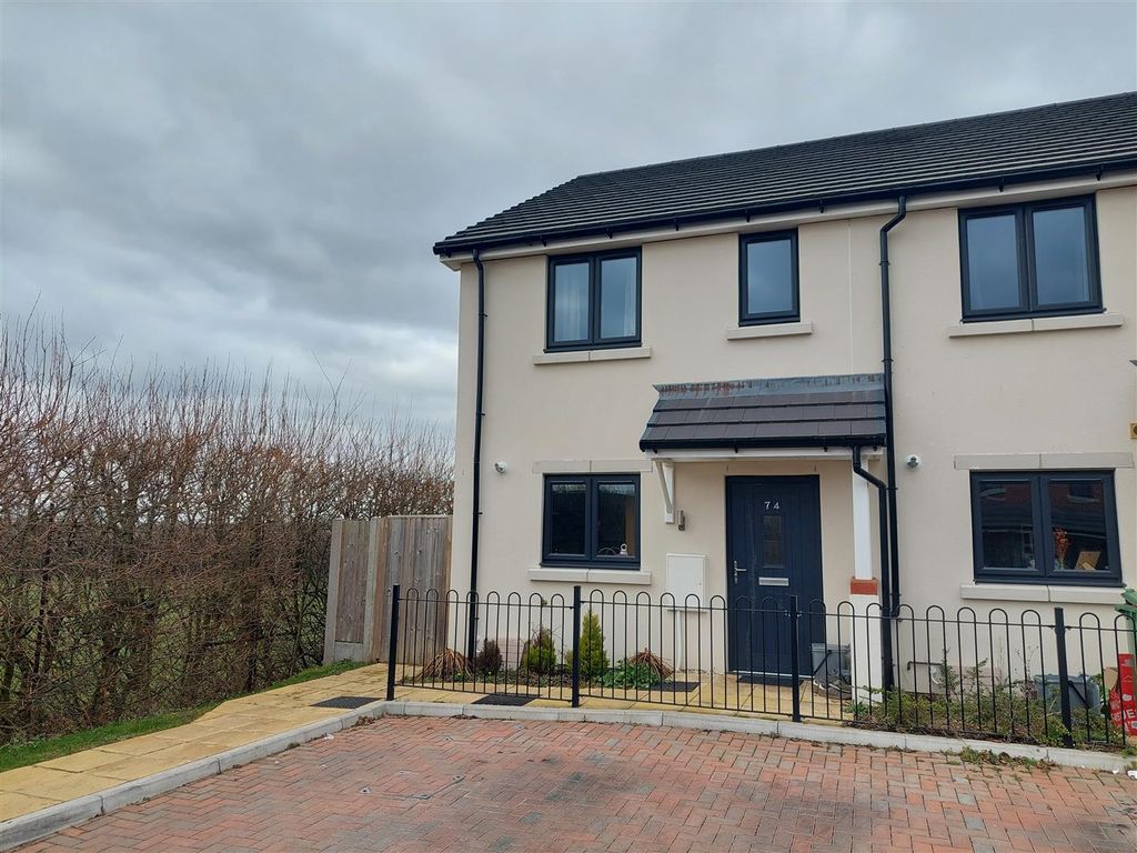 2 bed property for sale in Standish View, Gloucester Road, Stonehouse