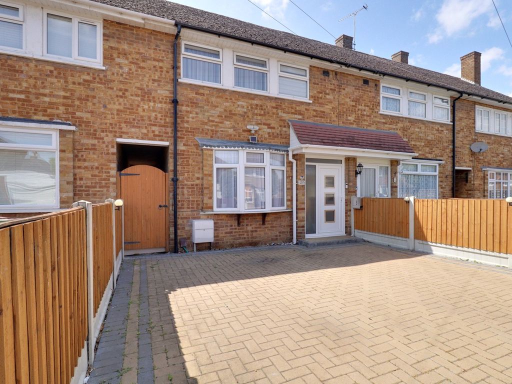 3 bed terraced house for sale in Nare Road, Aveley RM15 Zoopla