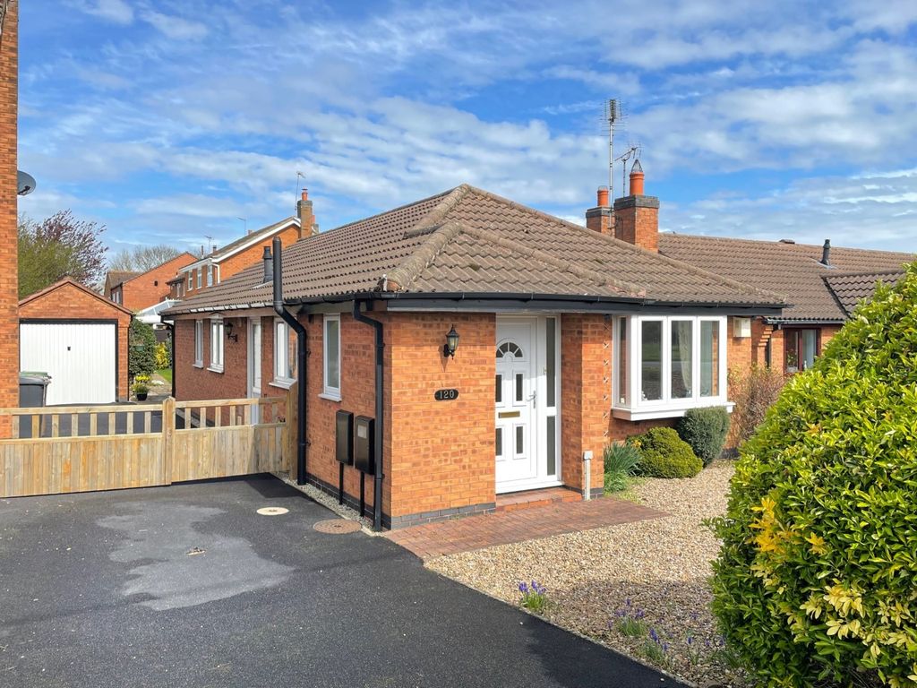 3 bed detached bungalow for sale in Westcliffe Road, Ruskington NG34