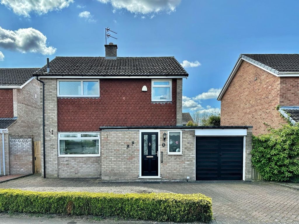 3 bed detached house for sale in Windsor Drive, Wigginton, York YO32