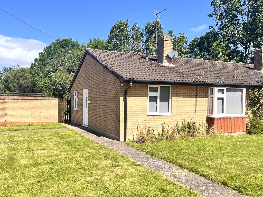 2 bed bungalow for sale in East Crescent, Sundorne, Shrewsbury