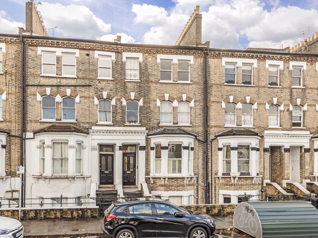 1 bed flat for sale in St. Margarets Road, St Margarets, Twickenham TW1
