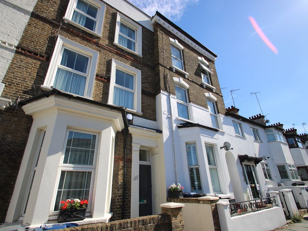 3 bed flat to rent in North End Road, Golders Green, London NW11, £2,750 pcm Zoopla