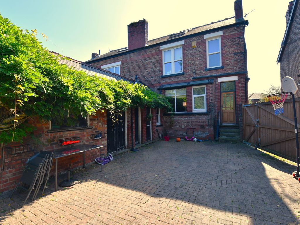 4 bed semidetached house for sale in Light Oaks Road, Salford M6, £