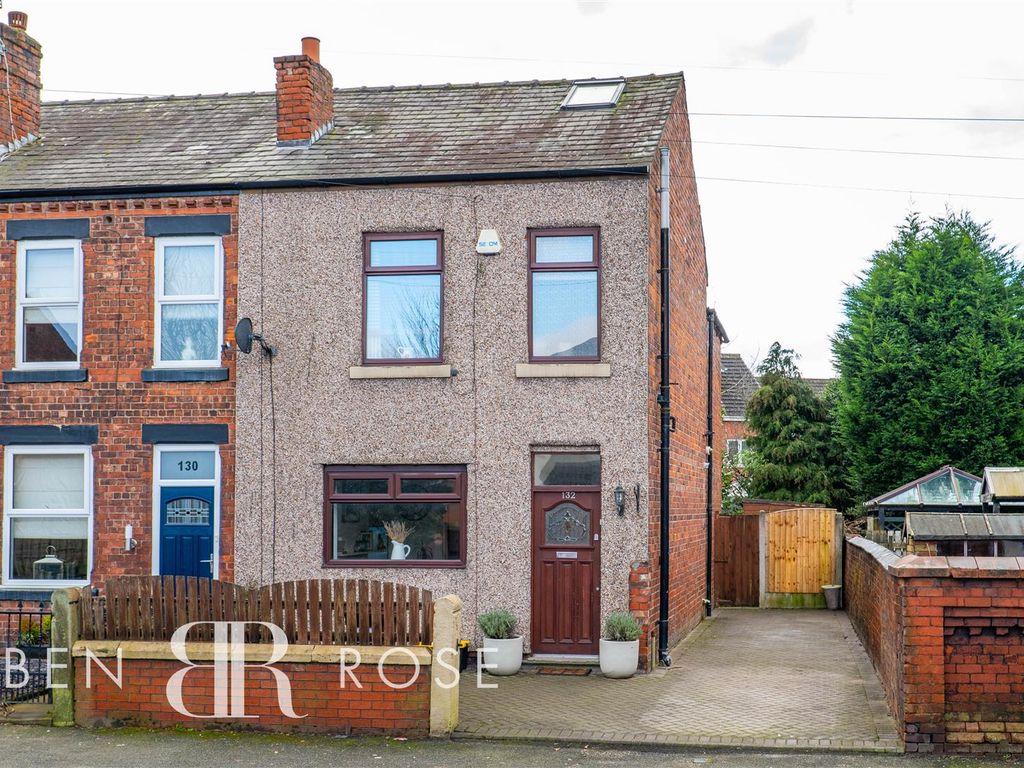 3 bed end terrace house for sale in Preston Road, Standish, Wigan WN6