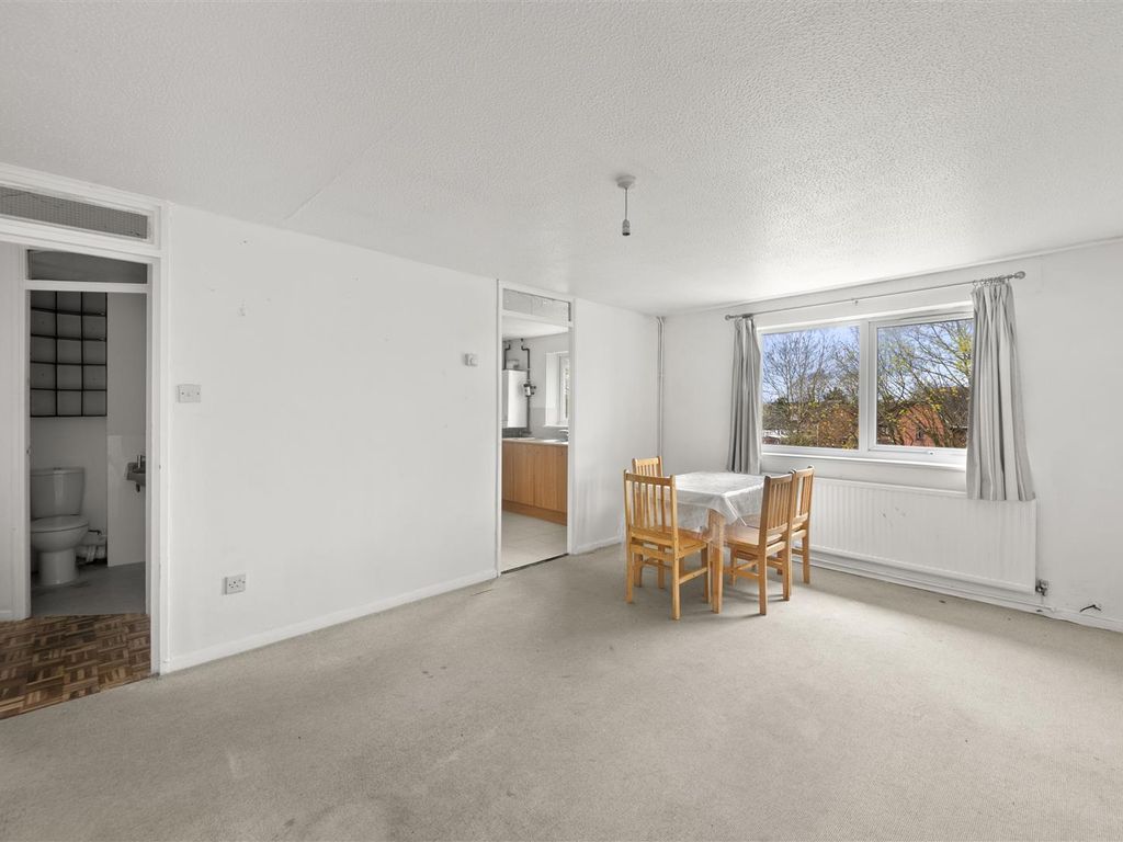 2 bed flat for sale in Evergreen Way, Hayes UB3, £280,000 Zoopla