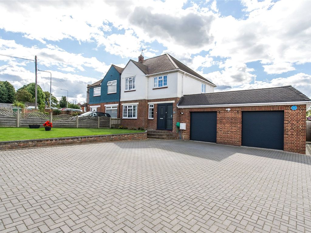 3 bed semidetached house for sale in Oxford Road, Maidstone, Kent ME15