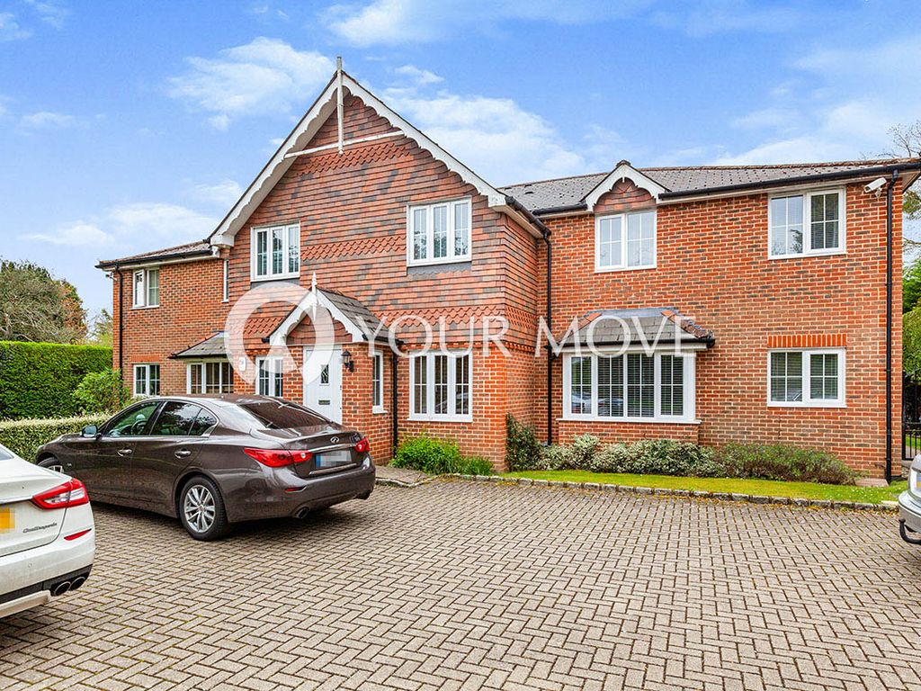 2 bed semidetached house for sale in Barley Mow Road, Englefield Green