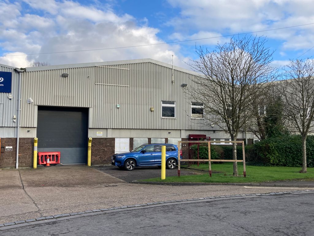 Industrial to let in Unit 6, Industrial Centre, Blenheim Road, Cressex