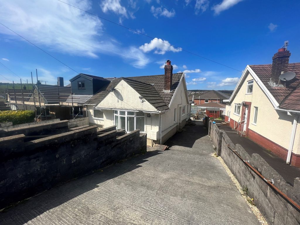 3 bed semidetached bungalow for sale in Garth Avenue, Maesteg