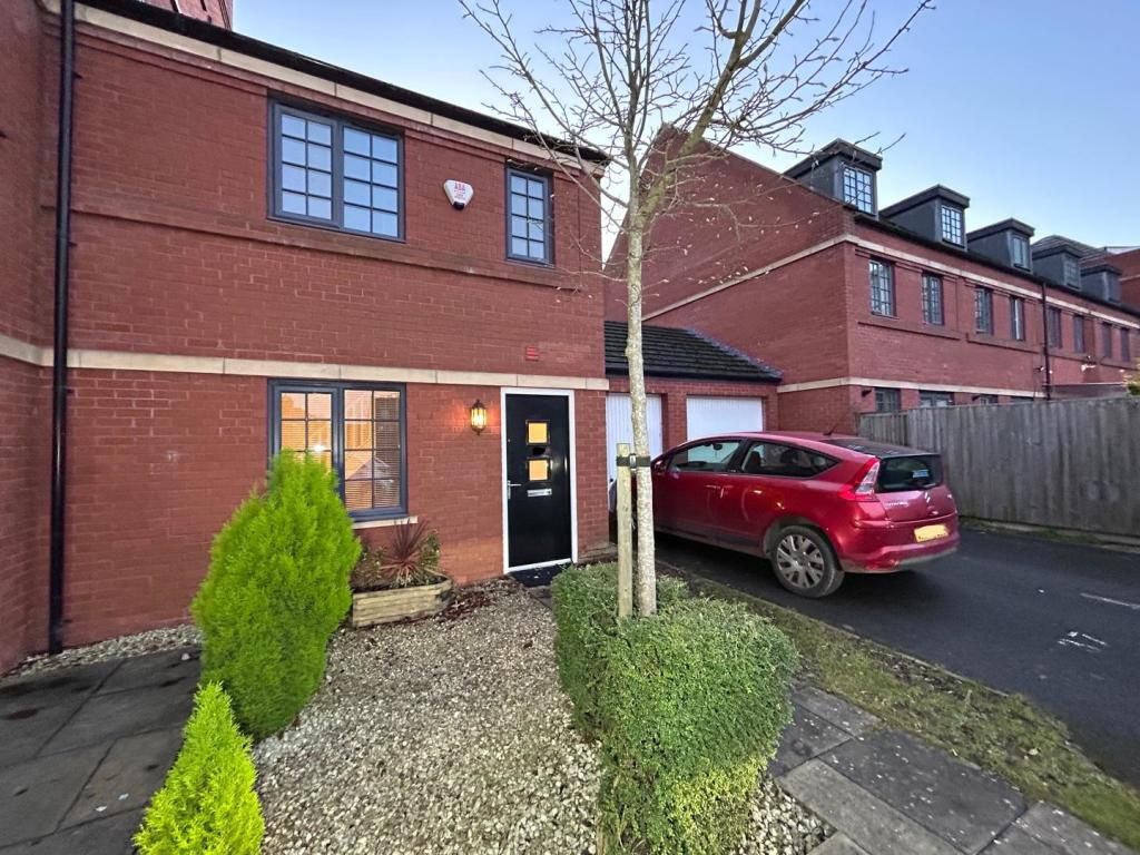 2 bed end terrace house for sale in 6 Wolsey Island Way, Leicester LE4