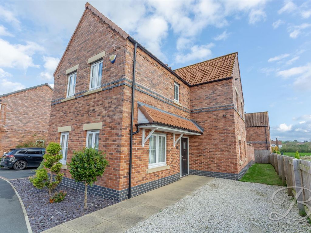 4 bed detached house for sale in Kingfisher Way, Ollerton, Newark NG22