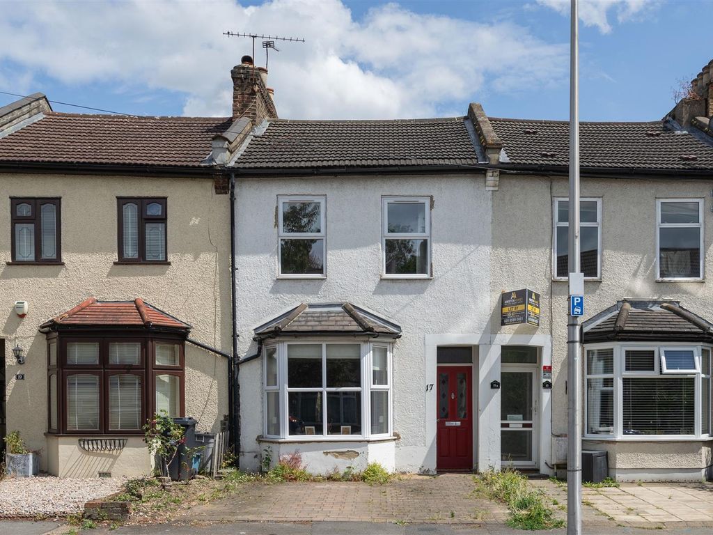 3 bed property for sale in Peel Road, London E18, £625,000 Zoopla