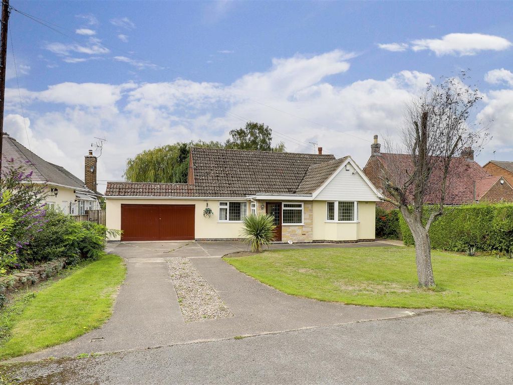 3 bed detached bungalow for sale in Moor Road, Papplewick