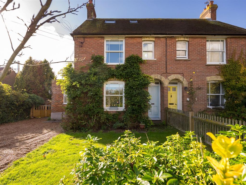3 bed semidetached house for sale in Appledore, Ashford TN26, £550,000