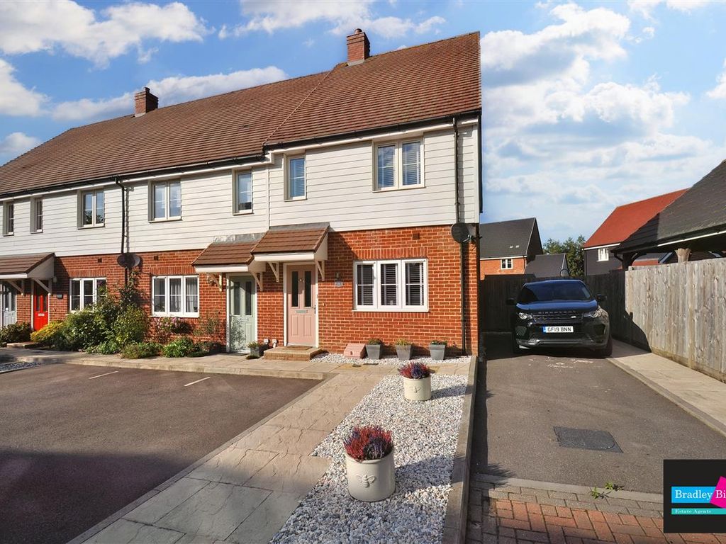 2 bed terraced house for sale in Ryeland Way, Kingsnorth, Ashford TN25