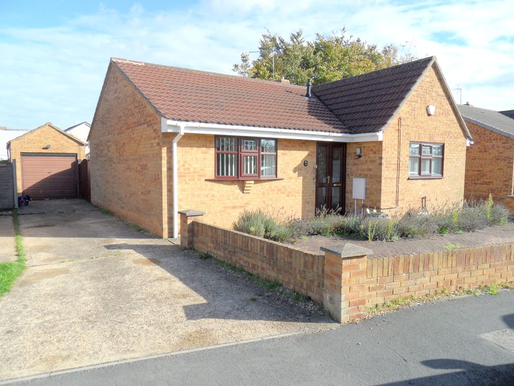 3 bed detached bungalow for sale in Stanley Drive, Sutton Bridge