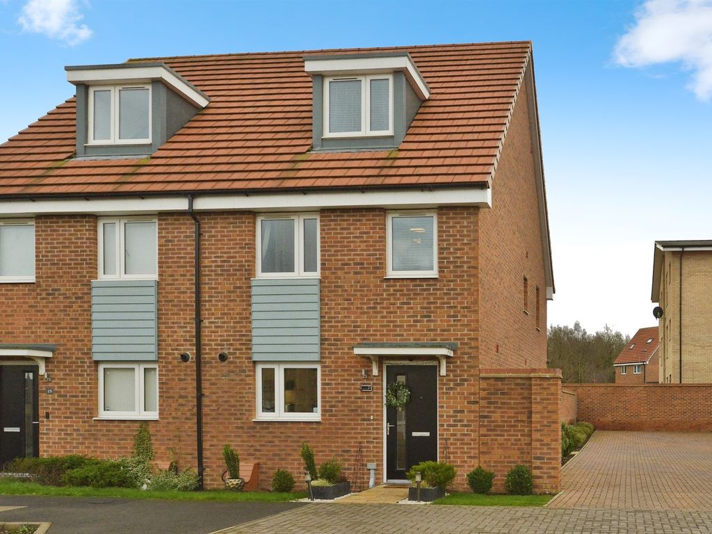 3 bed semidetached house for sale in Berrenda Avenue, Whitehouse