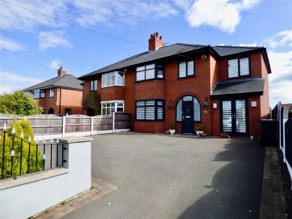 4 bed semidetached house for sale in Tag Lane, Ingol, Preston