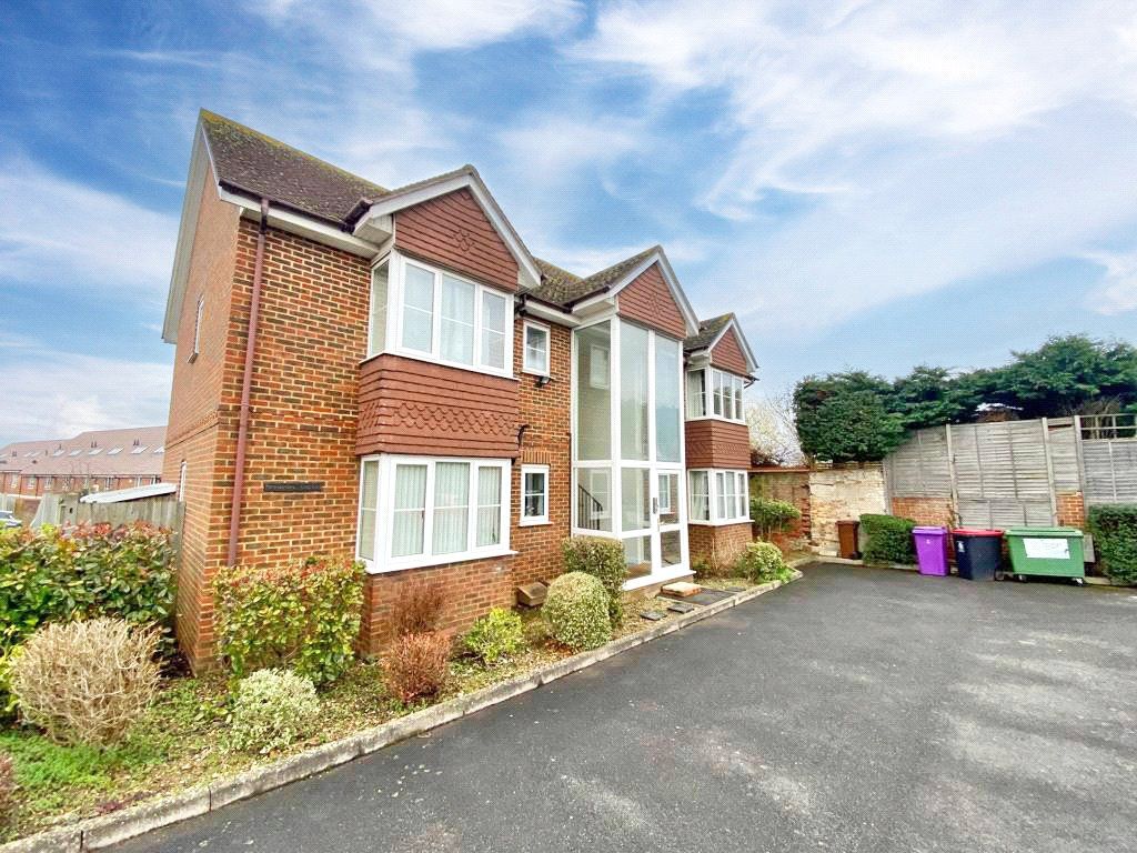 1 bed flat to rent in St. Peters Road, Maidenhead, Berkshire SL6, £1,200 pcm Zoopla