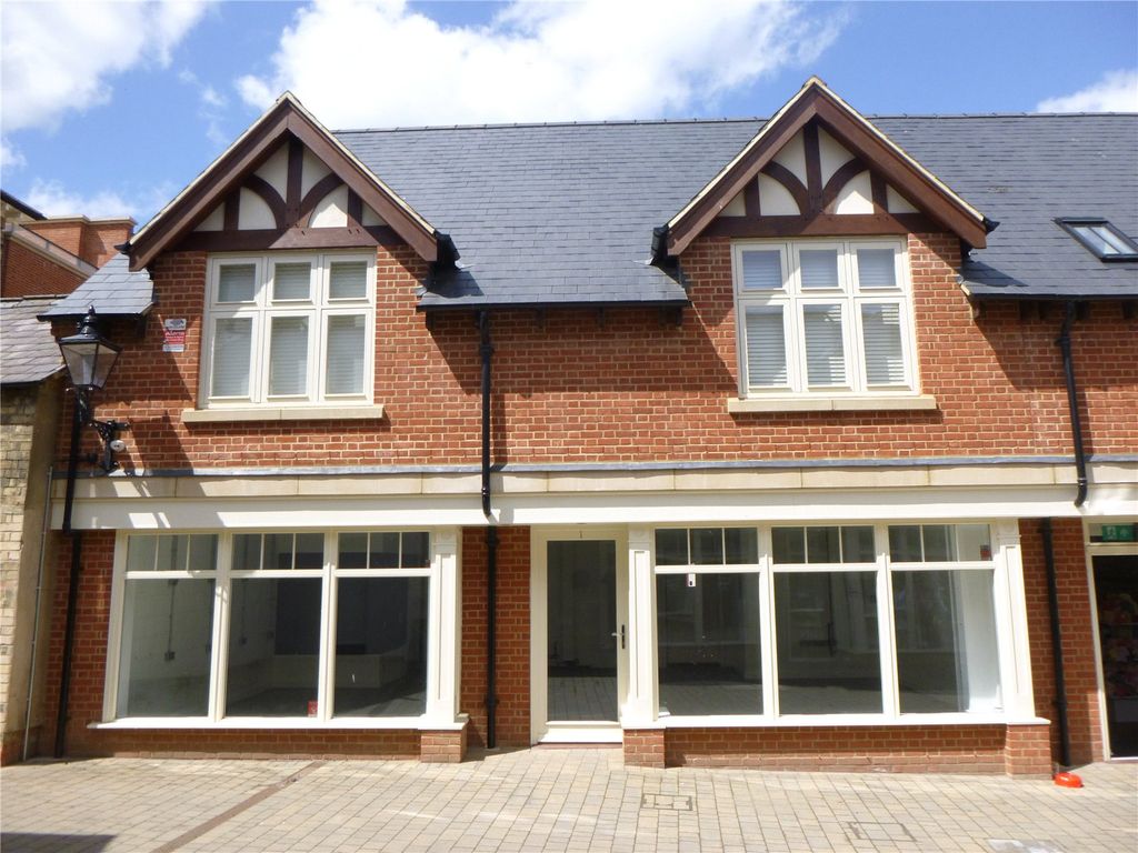 Retail premises to let in Unit 1 Whittons Lane, Towcester