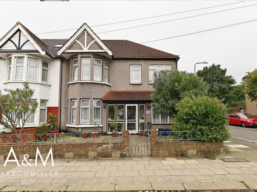 5 bed semidetached house for sale in Beehive Lane, Ilford IG4 Zoopla